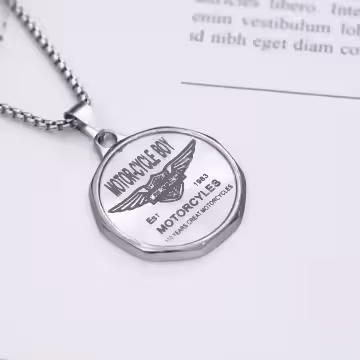 機車男孩×中性長項鍊