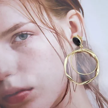 大金屬雙層圓圈×三角耳夾.avif