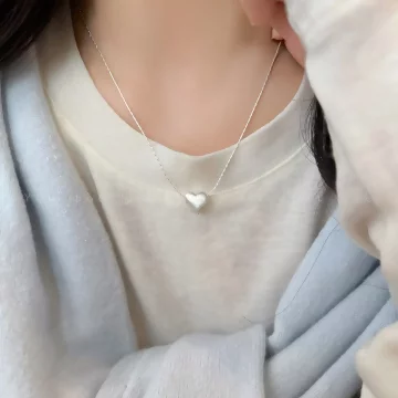 925銀飾×簡約磨砂愛心×鎖骨項鍊 .avif