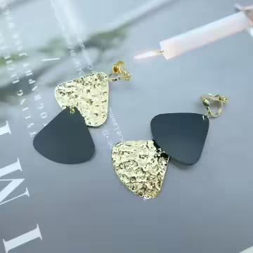 黑金水波紋×不對稱三角耳夾