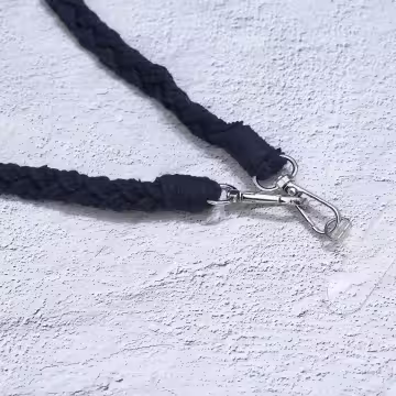 單色結辮編織×手機斜背雙勾掛繩×黑色