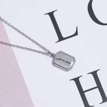 316鋼飾×字母吊牌×鎖骨項鍊×銀色