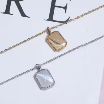 316鋼飾×字母吊牌×鎖骨項鍊×銀色