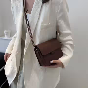 不對稱背帶掀蓋小方包×斜背包×咖啡