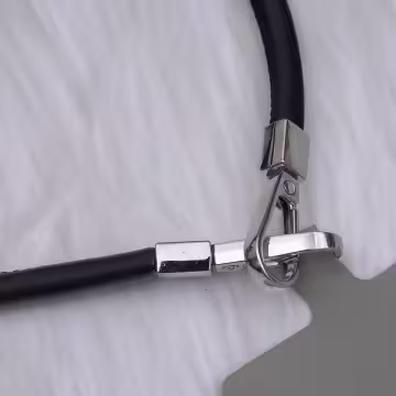 單色簡約皮革×手機斜背雙勾掛繩×黑色