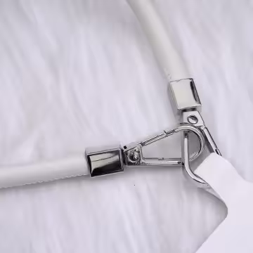 單色簡約皮革×手機斜背雙勾掛繩×白色