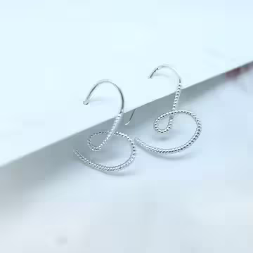 愛心線條麻花捲×耳勾