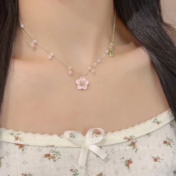 落櫻繽紛×鎖骨項鍊.avif