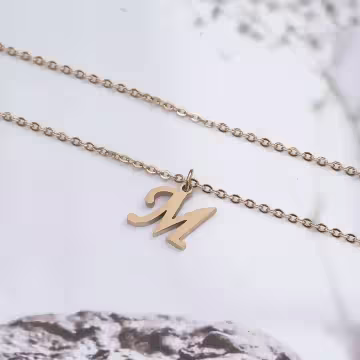 316鋼飾×經典M字母×鎖骨項鍊×金色