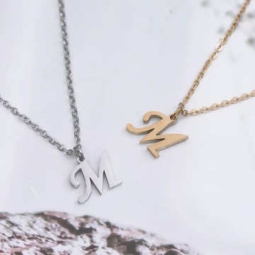 316鋼飾×經典M字母×鎖骨項鍊×銀色.avif