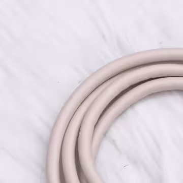 單色簡約皮革×手機斜背雙勾掛繩×奶油