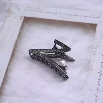 Z字輕奢閃鑽×鯊魚夾×共二色