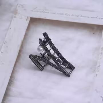 Z字輕奢閃鑽×鯊魚夾×共二色