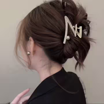 Z字輕奢閃鑽×鯊魚夾×共二色