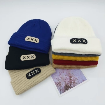 笑臉 ‧_‧×毛帽×白色.avif