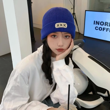 笑臉 ‧_‧×毛帽×白色.avif