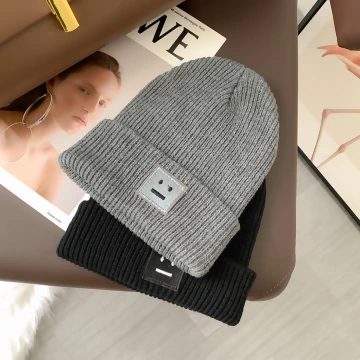 笑臉 ‧_‧×毛帽×灰色.avif