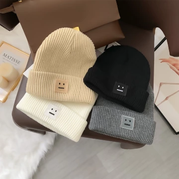 笑臉 ‧_‧×毛帽×白色.avif