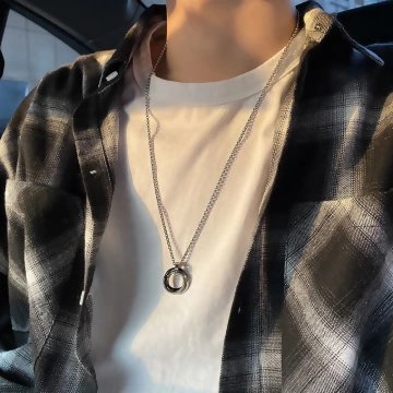 黑銀三環×長項鍊.avif