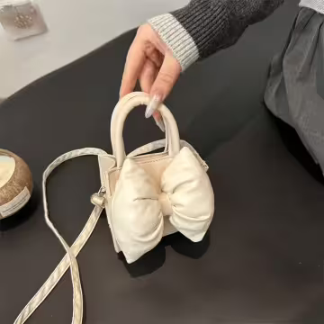 澎澎蝴蝶結小廢包×斜背包×白色