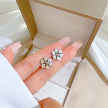 316鋼飾×小雛菊×耳釘×銀色.avif