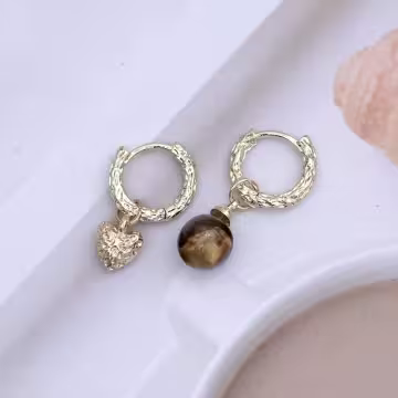 琥珀色圓珠愛心×吊墜耳扣