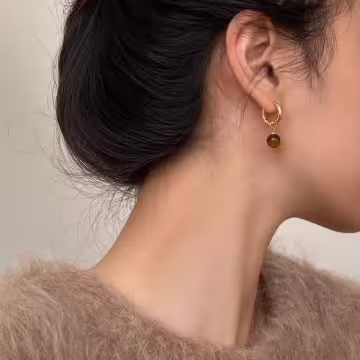 琥珀色圓珠愛心×吊墜耳扣