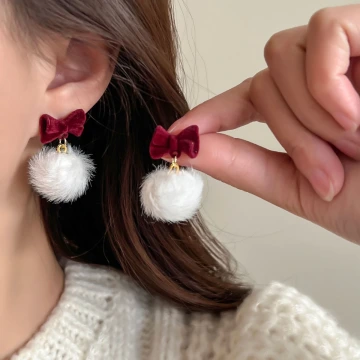 紅絲絨蝴蝶結毛球×吊墜耳環.avif
