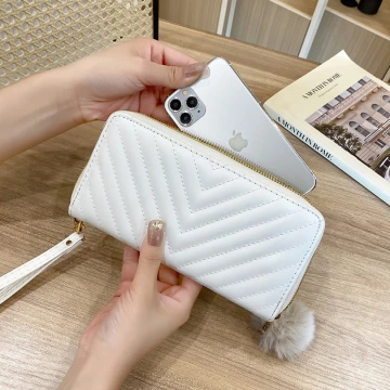 V紋壓線毛球×手拿拉鍊長皮夾×白色.avif