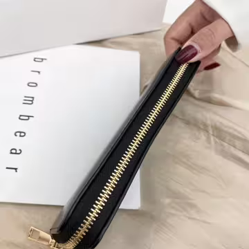 極簡素面皮革×拉鍊長皮夾×黑色