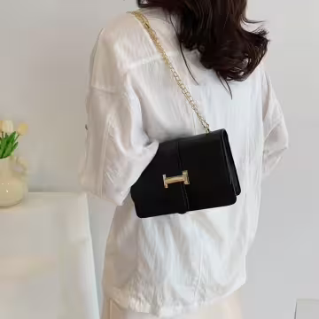 鱷魚石紋經典H扣×斜背包×黑色