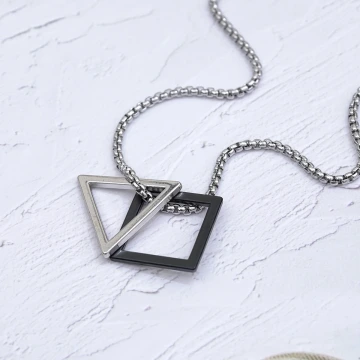 鏤空三角方塊×長項鍊.avif