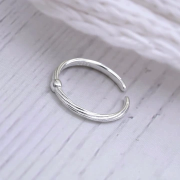 925銀飾×細環紋理×開口戒指.avif