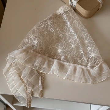 蕾絲花朵裙擺花邊×三角頭巾.avif