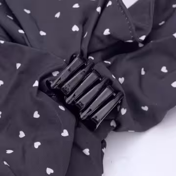 小愛心方巾珍珠×抓夾×共二色