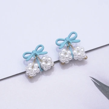 藍色蝴蝶結珍珠球×蚊香盤U型耳夾.avif