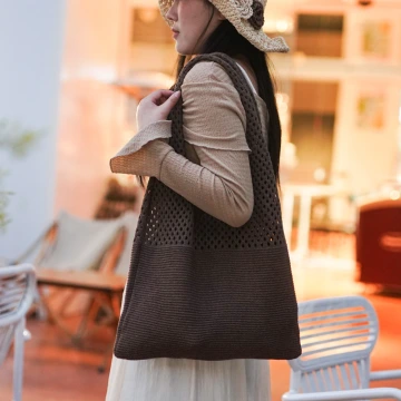 素色拼接鏤空針織×肩背包×棕咖.avif