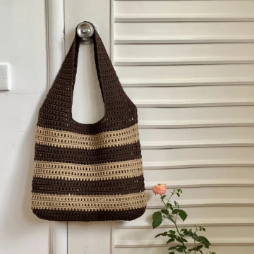 條紋拼接鏤空針織×肩背包×棕咖.avif
