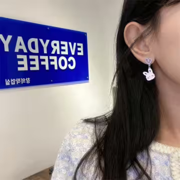 愛心棉花糖兔兔藍花×不對稱蚊香盤U型耳夾