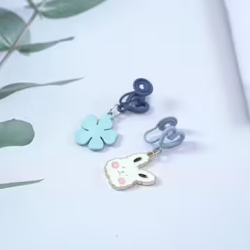 愛心棉花糖兔兔藍花×不對稱蚊香盤U型耳夾