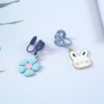 愛心棉花糖兔兔藍花×不對稱蚊香盤U型耳夾