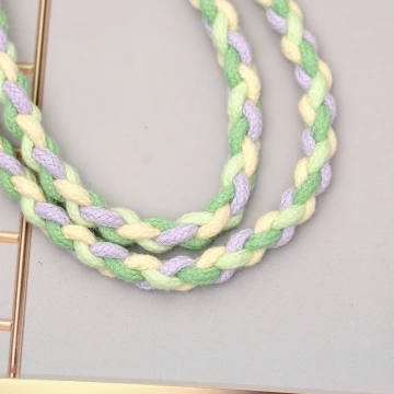 細繩四色小麻花&times;手機斜背雙勾掛繩&times;深綠+淺綠+紫+黃.avif