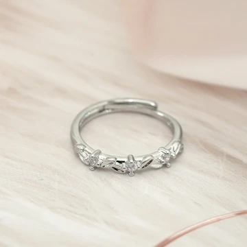 925銀飾&times;月桂枝椏&times;開口戒指.avif