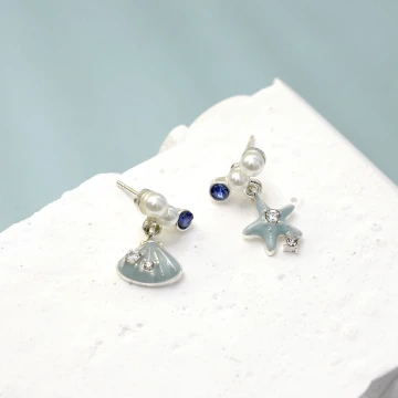 水藍海星貝殼&times;不對稱吊墜耳環.avif