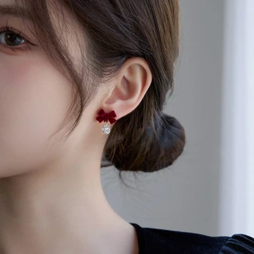 金屬大紅圈&times;三角耳夾.avif