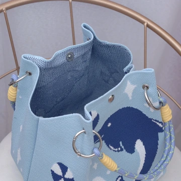 藍色海豚&times;針織手提袋.avif