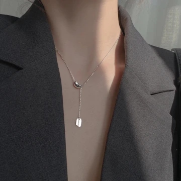 925銀飾&times;斜V晶鑽&times;鎖骨項鍊.avif