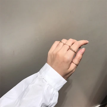 925銀針&times;小巧領結珍珠&times;耳環.avif