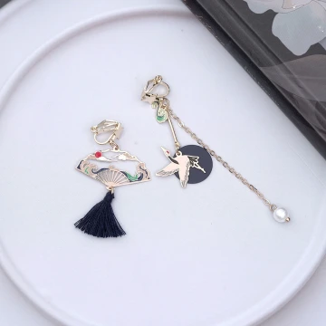 桃花盛開&times;三角耳夾.avif