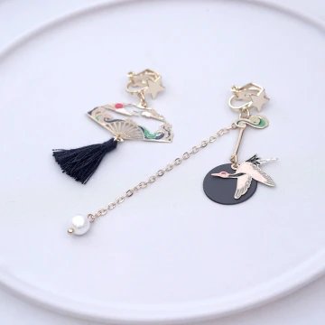 桃花盛開&times;三角耳夾.avif